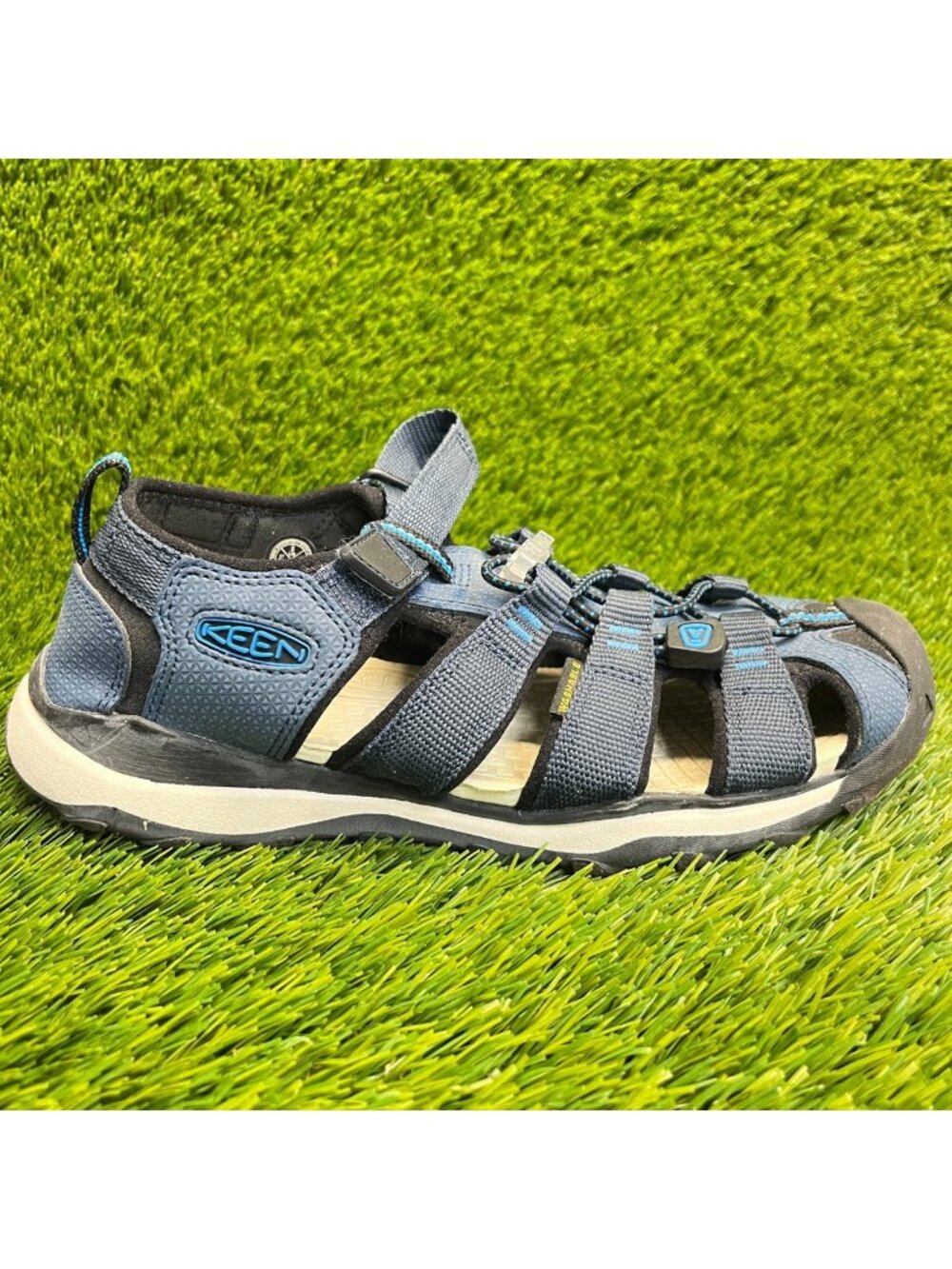 Keen Newport H2 Boys Size 5Y Blue Beach Walking Outdoor Sport Water Sandals